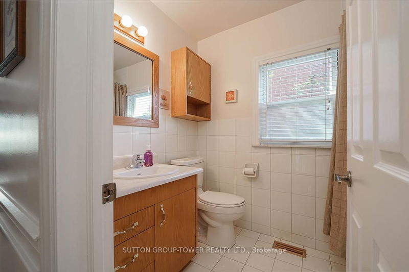 372 Glen Park Ave  Toronto, M6B 2E5 | Image 17