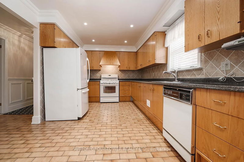 372 Glen Park Ave  Toronto, M6B 2E5 | Image 8