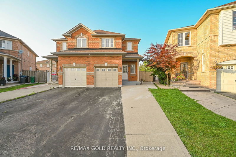 40 Sestina Crt  Brampton, L6P 1R9 | Image 1