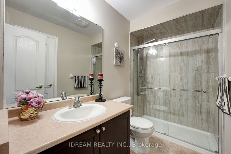 61 Arizona Dr N Brampton, L6Y 0R6 | Image 32