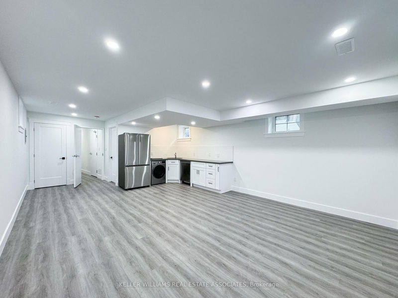 719 Third St  Mississauga, L5E 1B8 | Image 35