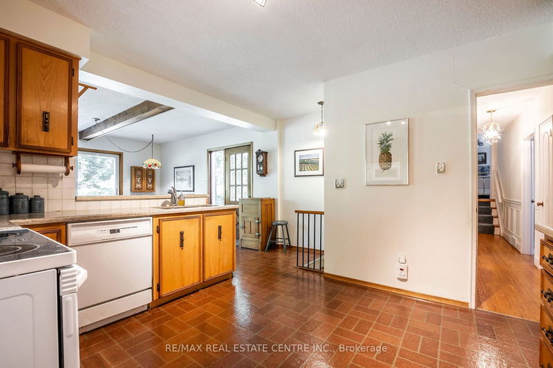 393 River Side Dr  Oakville, L6K 3N6 | Image 17