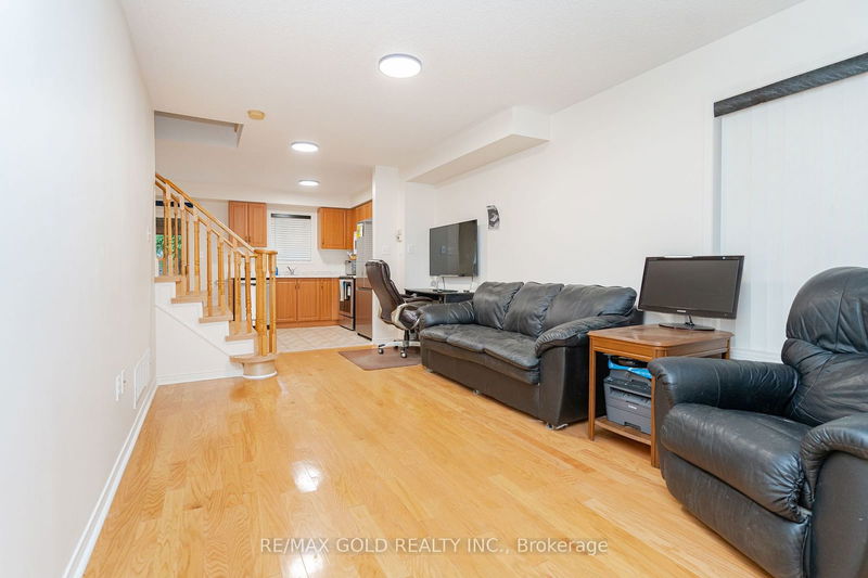 21 Poplar Plains Rd  Brampton, L7A 1Z5 | Image 10