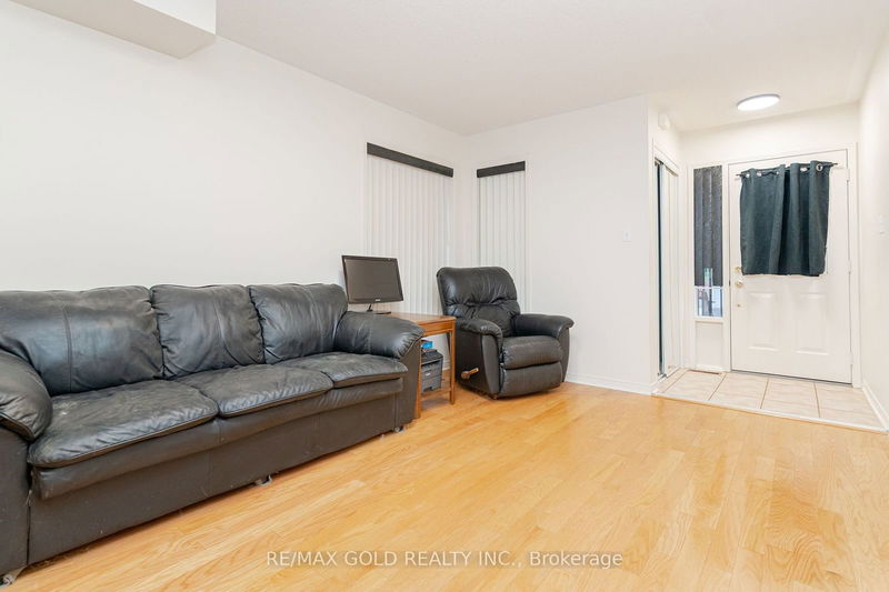 21 Poplar Plains Rd  Brampton, L7A 1Z5 | Image 12