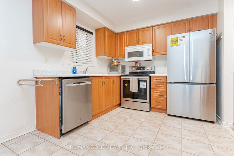 21 Poplar Plains Rd  Brampton, L7A 1Z5 | Image 15