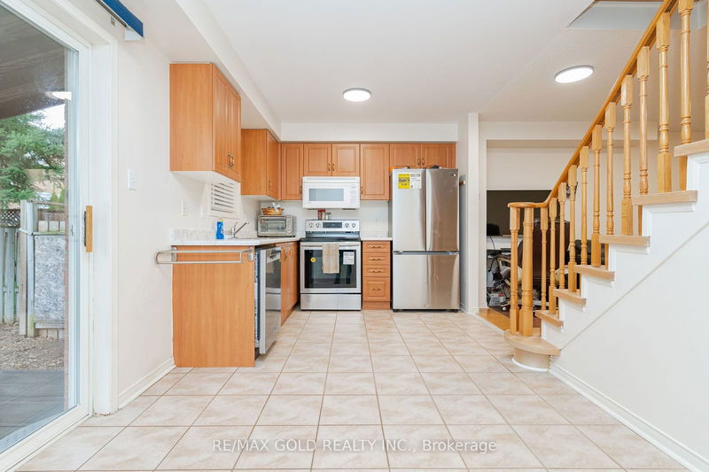 21 Poplar Plains Rd  Brampton, L7A 1Z5 | Image 17