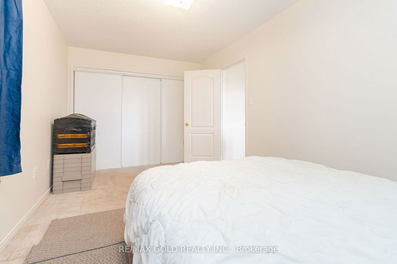 21 Poplar Plains Rd  Brampton, L7A 1Z5 | Image 24