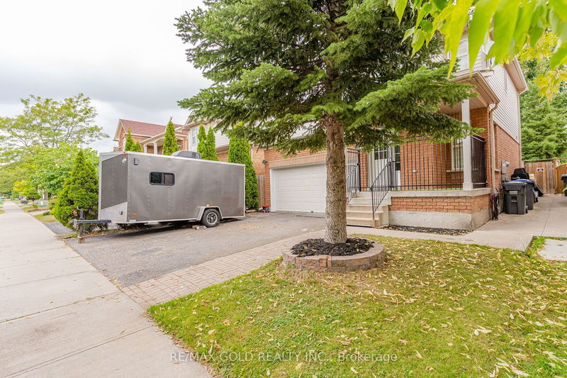 21 Poplar Plains Rd  Brampton, L7A 1Z5 | Image 5