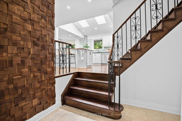 831 Caldwell Avenue