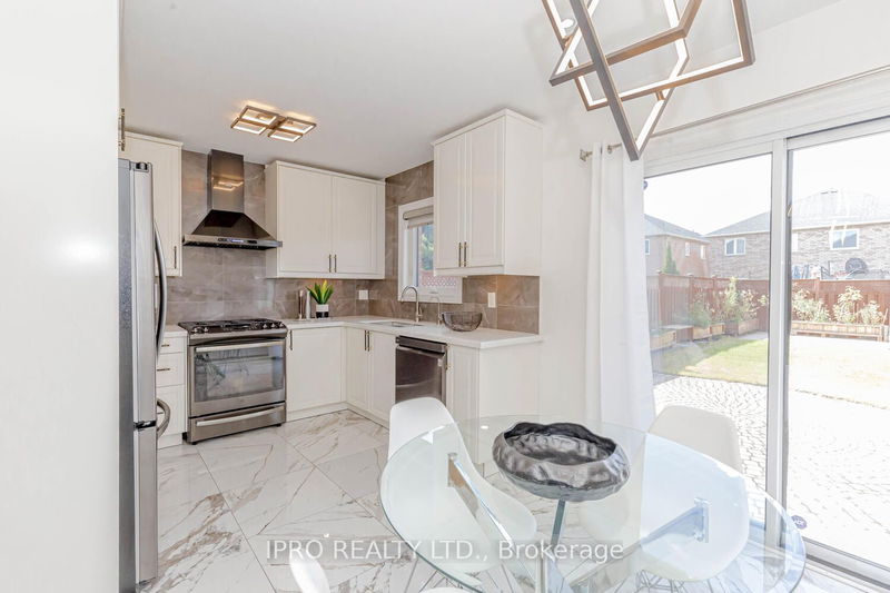 7156 Village Walk  Mississauga, L5W 1X2 | Image 14