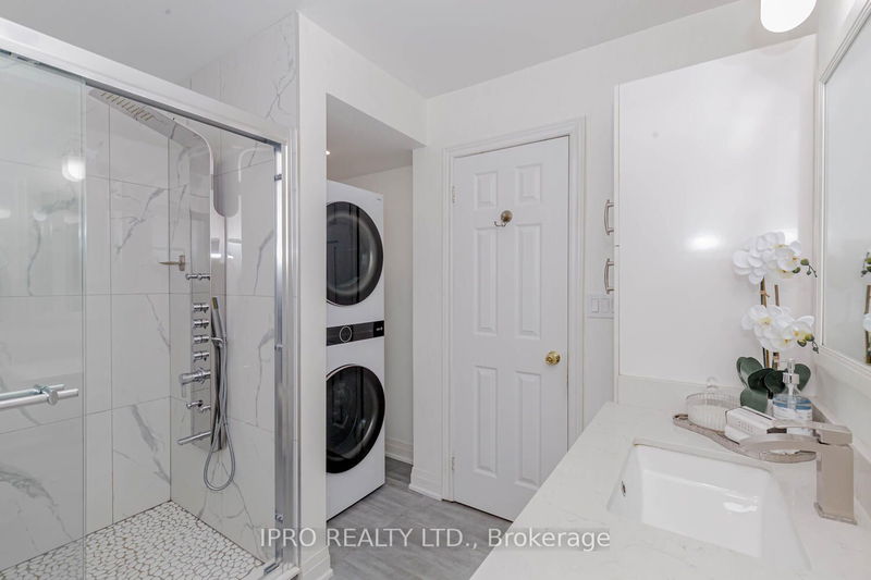 7156 Village Walk  Mississauga, L5W 1X2 | Image 36