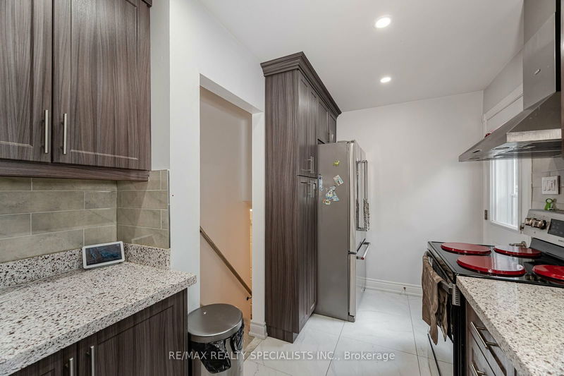 21 Crawford Dr  Brampton, L6V 2C6 | Image 12