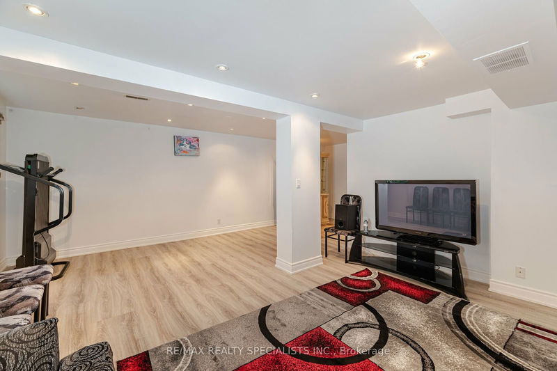 21 Crawford Dr  Brampton, L6V 2C6 | Image 27