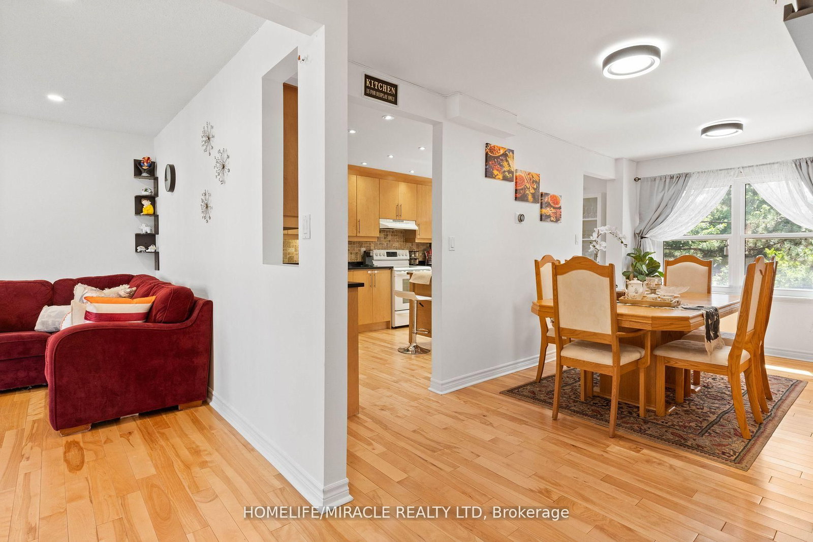 Listing Image 6