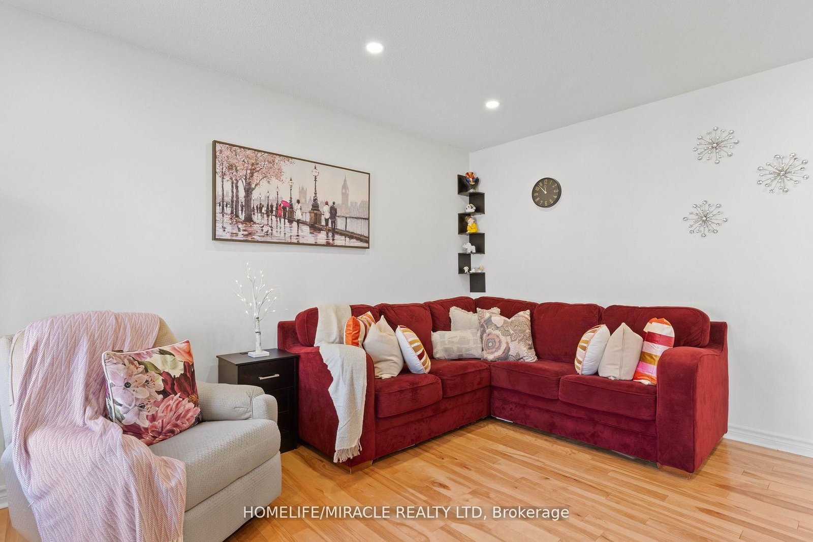 Listing Image 7