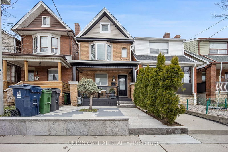 home for lease on Bsmt-109 Earlscourt Avenue