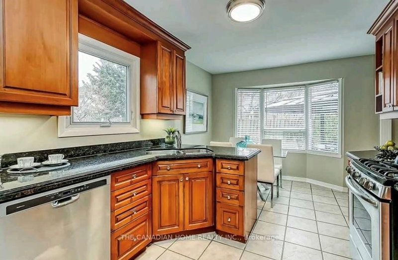 Upper - 3067 Ilomar Crt, Mississauga, L5N 5B5 | Image 3