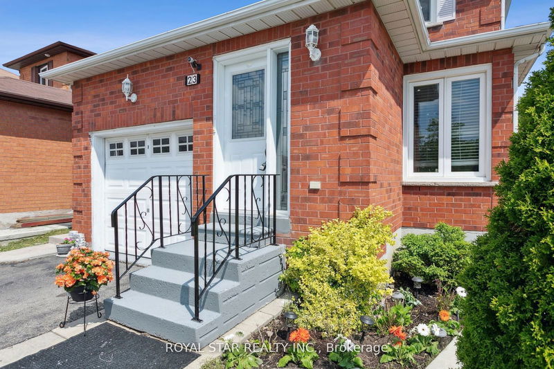 23 Stalbridge Ave  Brampton, L6Y 4H1 | Image 3