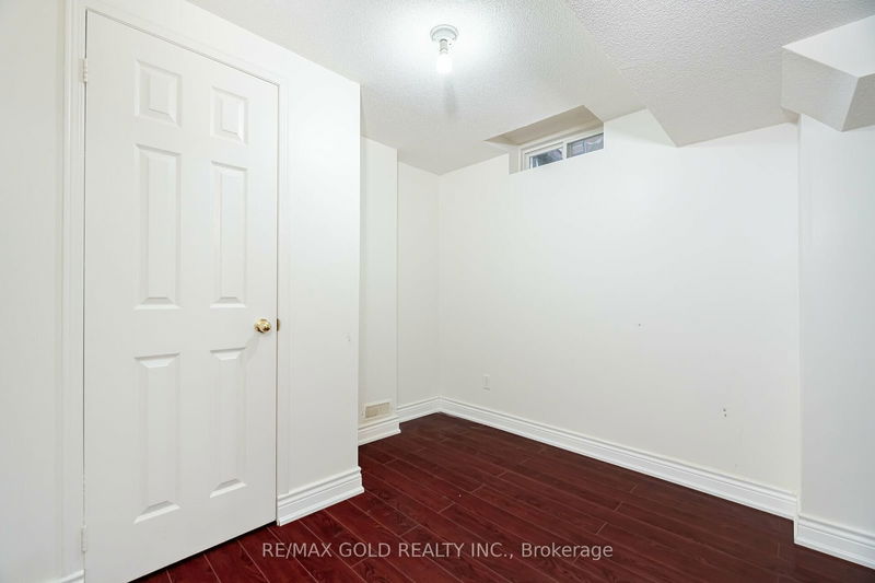 15 Commodore Dr  Brampton, L6X 0S5 | Image 14