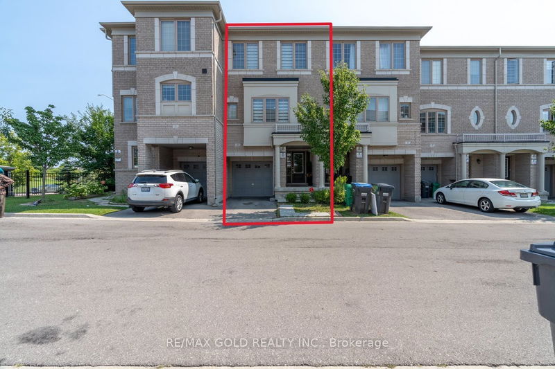 3 Abercove Clse  Brampton, L6Y 6E6 | Image 1