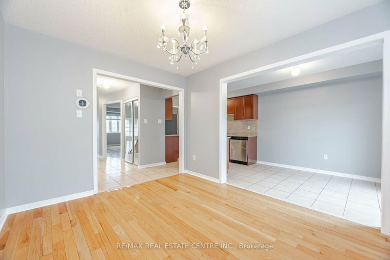 5767 Tiz Rd  Mississauga, L5R 0B4 | Image 12