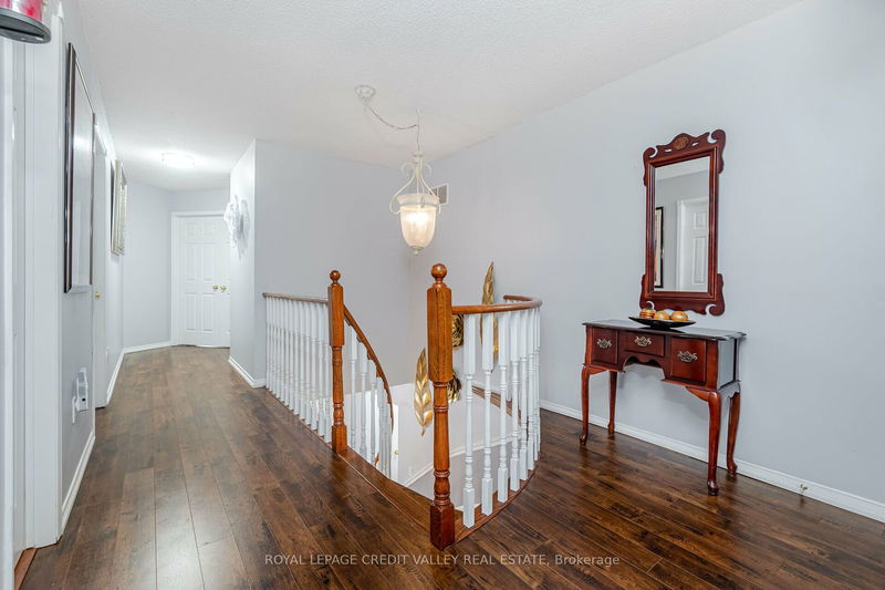 103 Vivians Cres  Brampton, L6Y 4V4 | Image 19