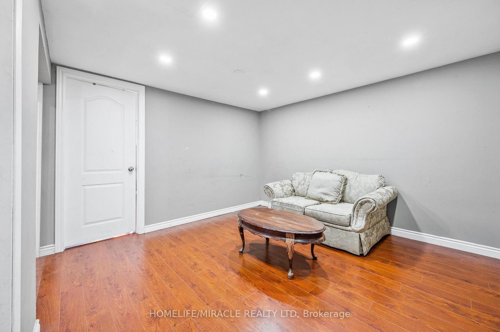 Listing Image 25
