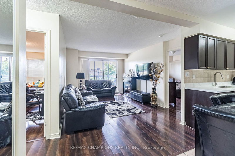  216 - 300 Ray Lawson Blvd  Brampton, L6Y 5H5 | Image 9