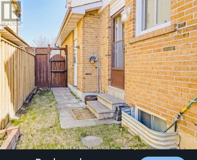 84 Simmons Blvd  Brampton, L6V 3V6 | Image 4