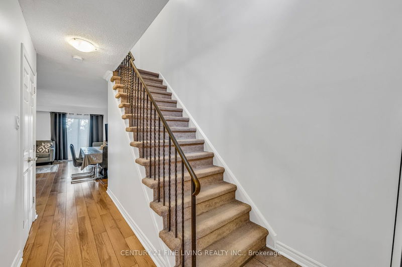 33 Dawson Cres  Brampton, L6V 3M5 | Image 4