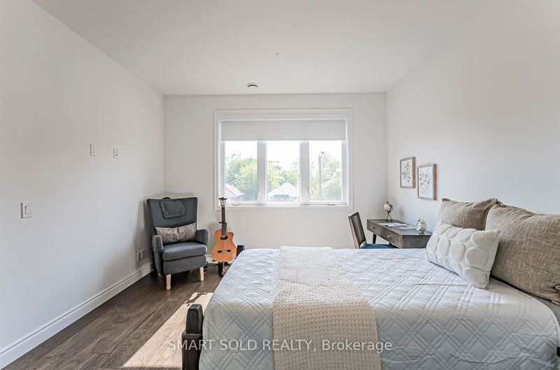 21 Harold St  Toronto, M8Z 3R4 | Image 31