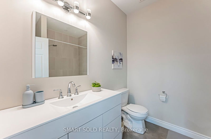 21 Harold St  Toronto, M8Z 3R4 | Image 32