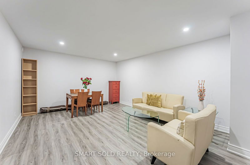 21 Harold St  Toronto, M8Z 3R4 | Image 35