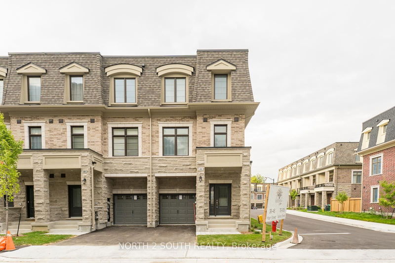 203 Wyndham St  Mississauga, L5M 1X8 | Image 1