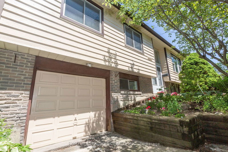 3337 Rhonda Valy  Mississauga, L5A 3G2 | Image 2