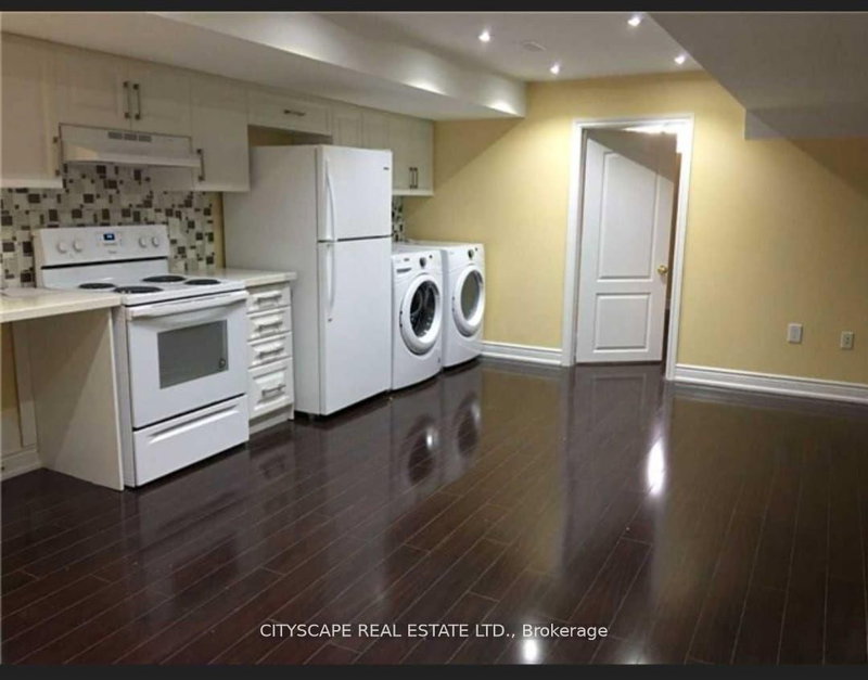 5077 Dubonet Dr, Mississauga, L5M 7X5 | Image 2