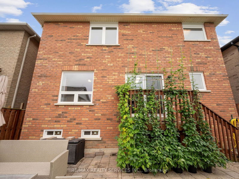 41 Earl Grey Cres  Brampton, L7A 2L2 | Image 38