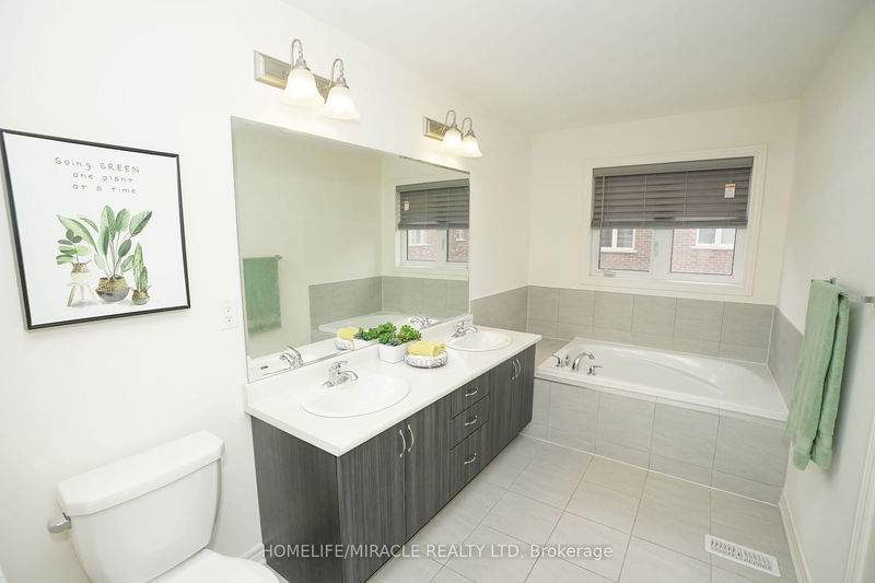 25 Dale Meadows Rd  Brampton, L7A 4Z8 | Image 25