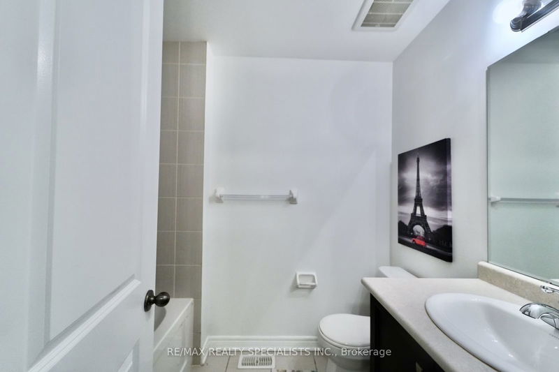 35 Merrybrook Tr  Brampton, L7A 4W1 | Image 34