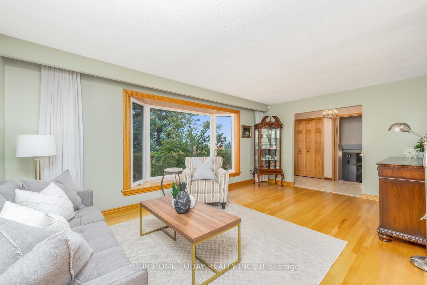Listing Image 7