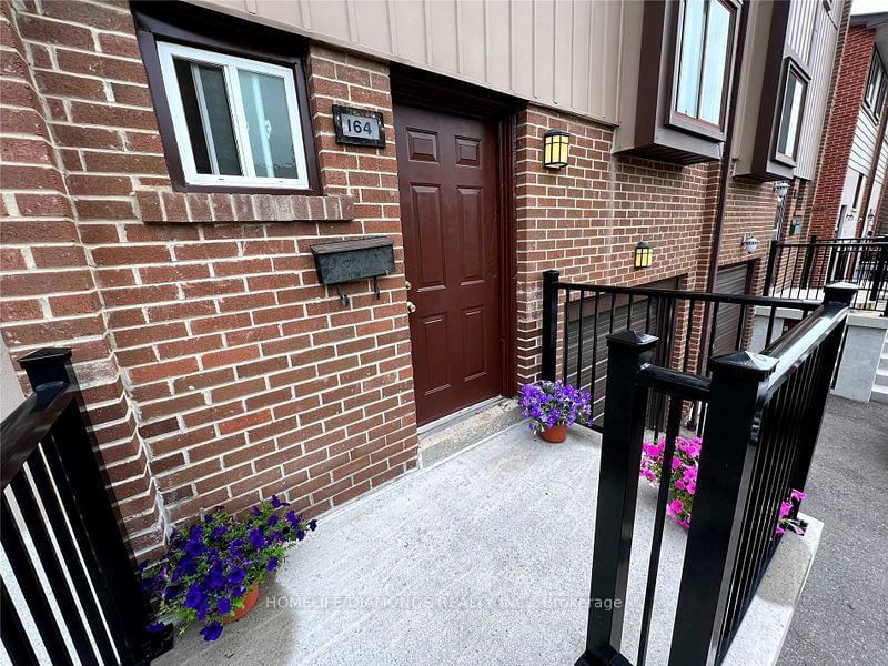  18 - 164 MOREGATE Cres  Brampton, L6S 3K9 | Image 1