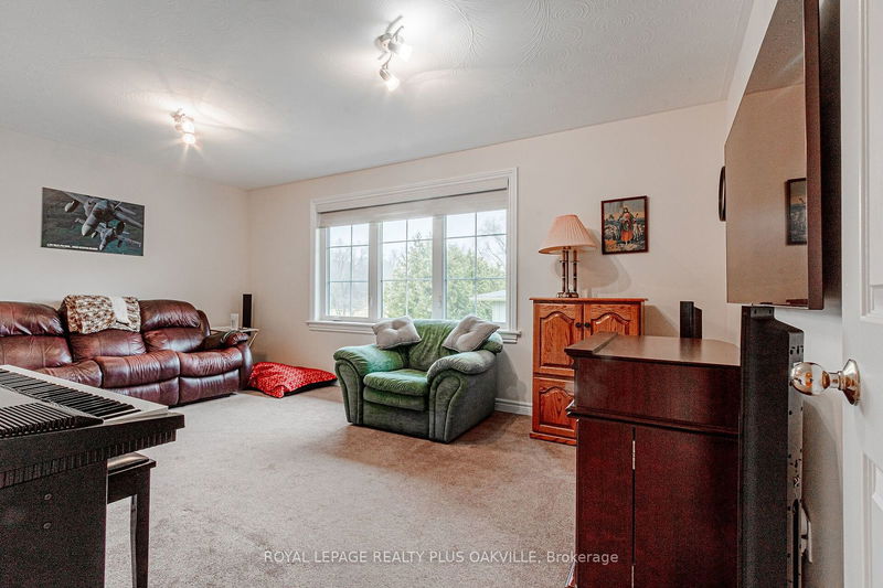 5101 Mount Nemo Cres  Burlington, L7M 0T7 | Image 10