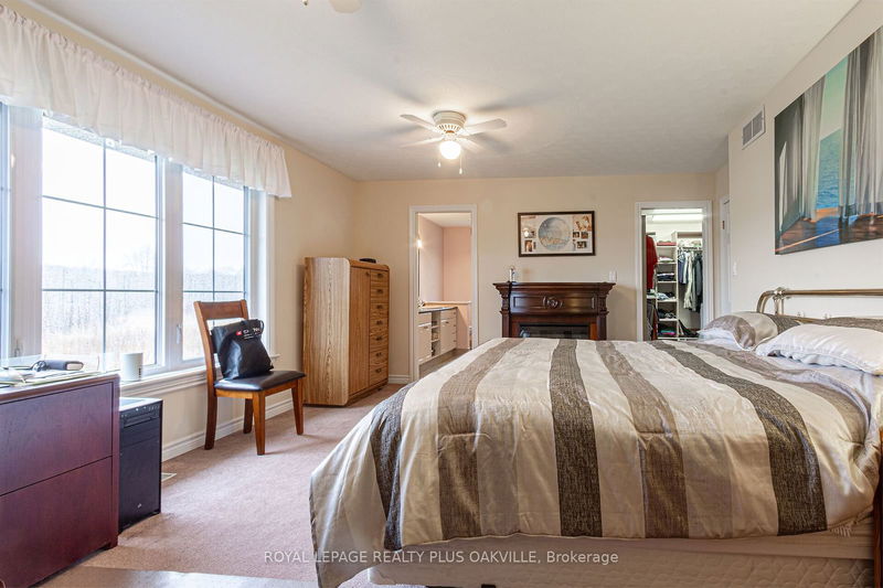 5101 Mount Nemo Cres  Burlington, L7M 0T7 | Image 13