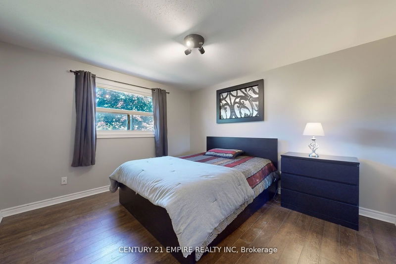 1139 Shadeland Dr  Mississauga, L5C 1P2 | Image 15