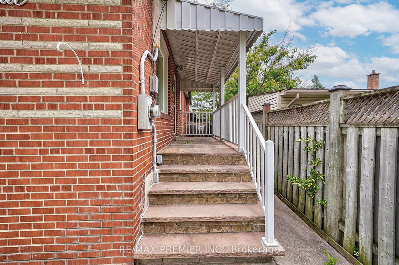 29 Seabrook Ave  Toronto, M6L 3B6 | Image 4