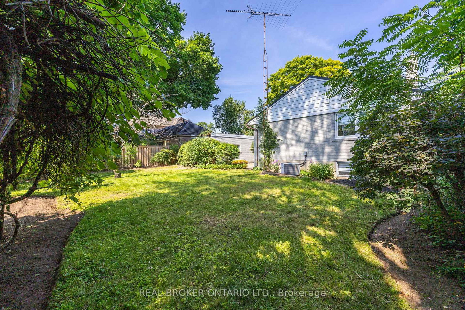 Listing Image 6