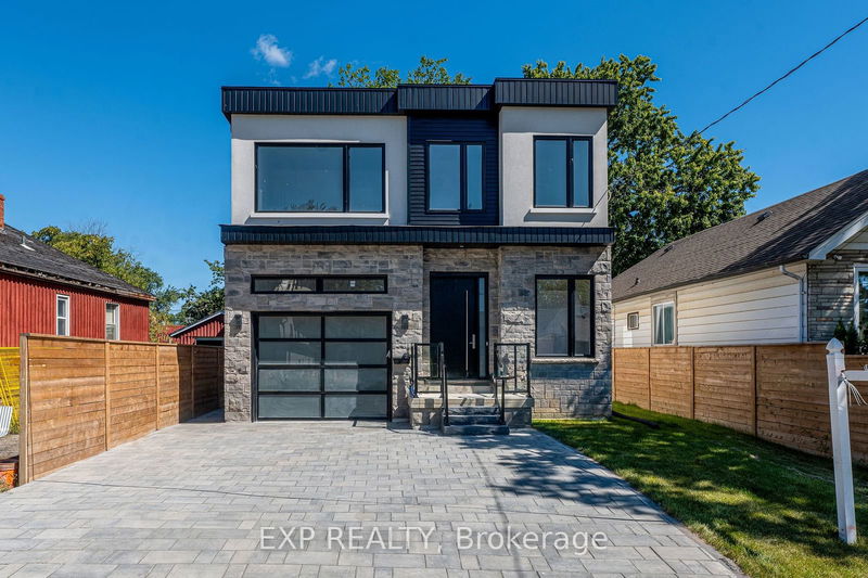 1037 Meredith Ave  Mississauga, L5E 2C6 | Image 1