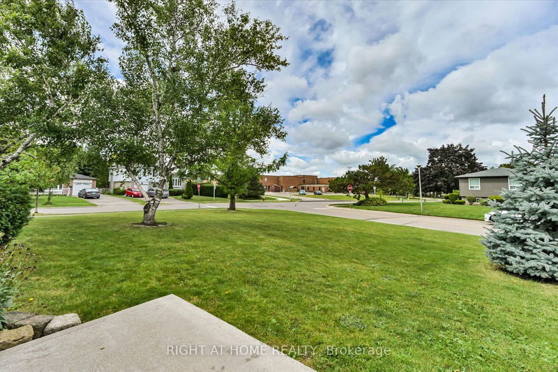 2 Gondola Cres  Brampton, L6S 1W6 | Image 28