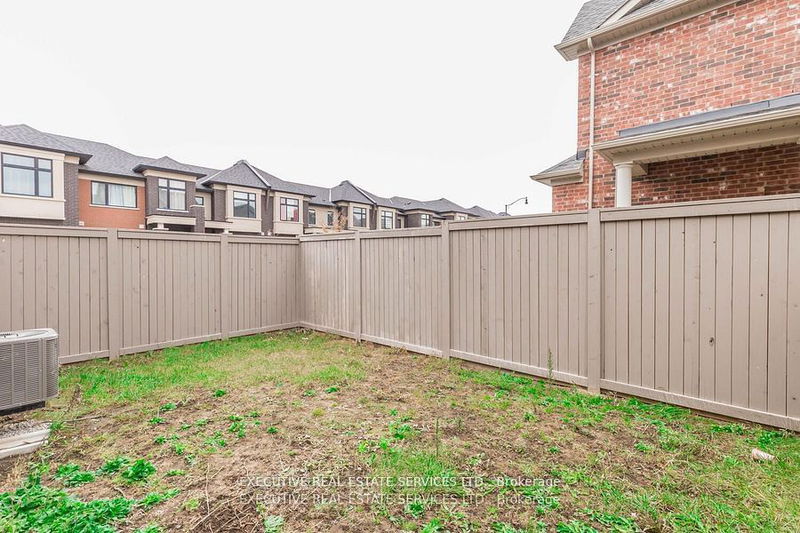 43 Pearman Cres  Brampton, L7A 0A7 | Image 33