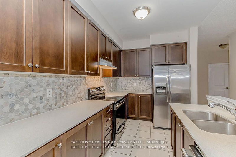 43 Pearman Cres  Brampton, L7A 0A7 | Image 4